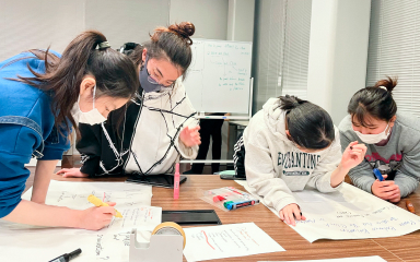 为初中和高中学生举办的讲习班