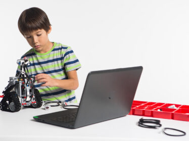 Kachidoki/Harumi] 你为什么不加入我们的机器人编程团队，向世界冠军发起冲击呢？