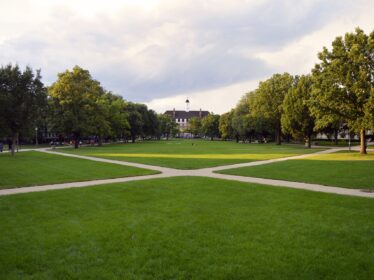 university-2540633_1920